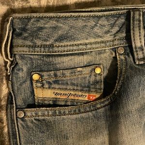 Men’s authentic Diesel brand boot cut jeans.